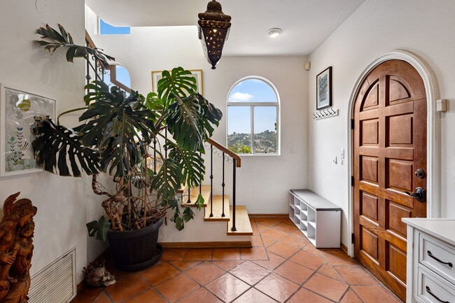 Photo - 334 Crane Blvd