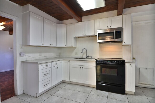 Photo - Roommate- Friendly 4 bedroom, 2 Bath Home Near UNR