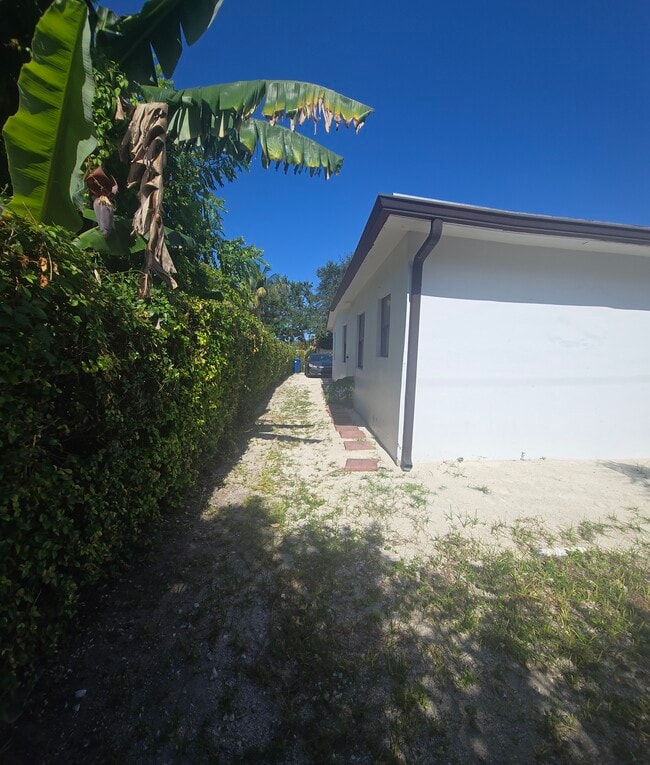 Photo - 13800 Harrison St