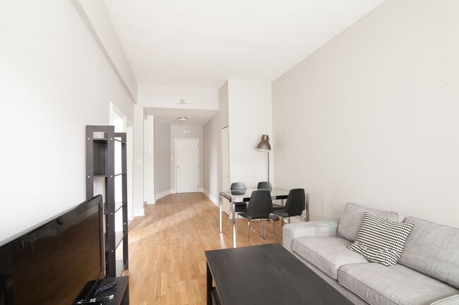 Photo - 4557 Rue Sherbrooke O Unit 12