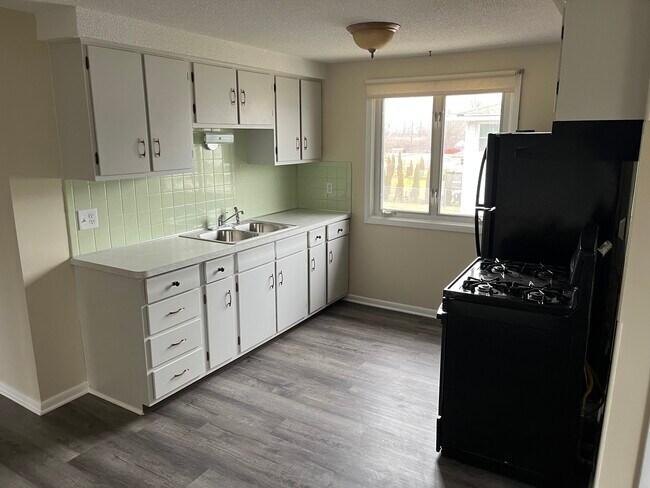Kitchen - 29 Sandy Ln Unit SANDY LN.