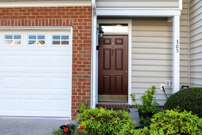 Photo - 305 Jamerson Ct