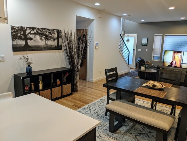 living room, from the kitchen side - 321 21st Ave