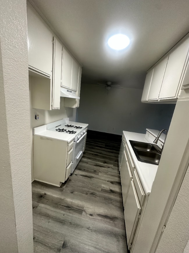 Photo - Mark I Apartments