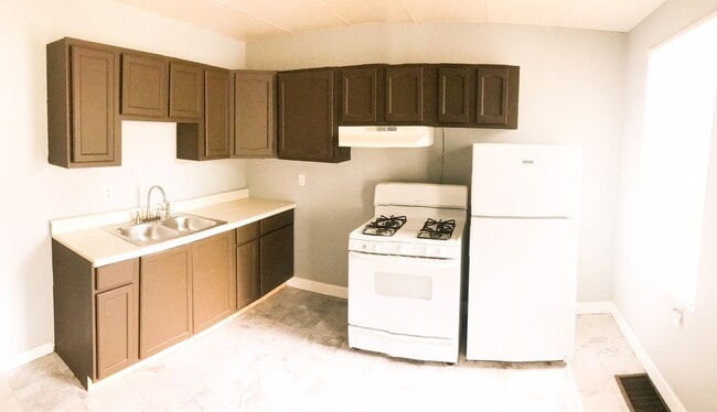 Photo - Beautiful 1+ bed S City Bungalow Central A/C Quiet Street