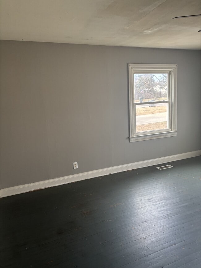 Photo - 2710 Lindsey Dr