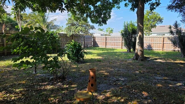 Photo - 207 SW Statler Ave