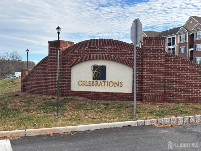 Building Photo - 542 E Celebration Way