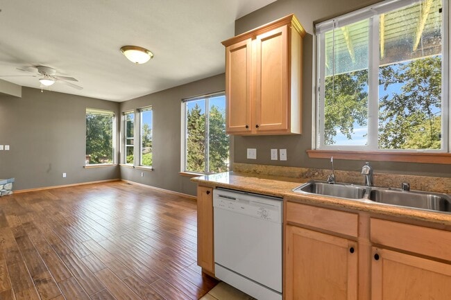 Photo - 2131- 2133 Yew Street Unit 2133 Yew Street