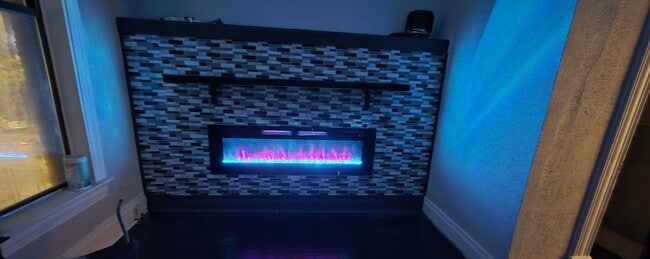 Building Photo - 700 S Oakley Blvd Unit Corner on Oakley