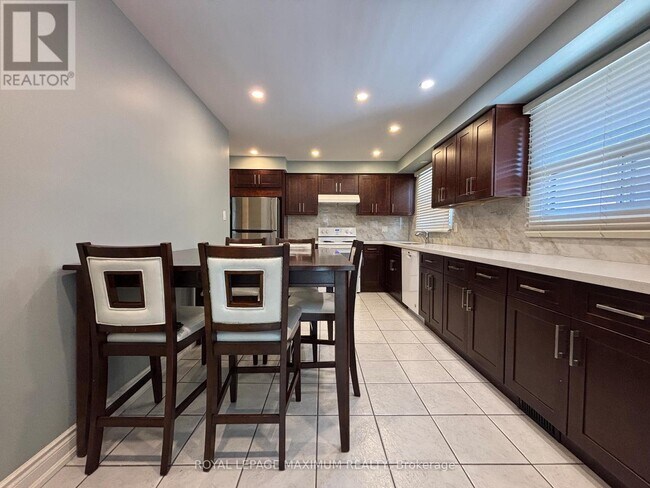 Photo - 54 Hisey Crescent