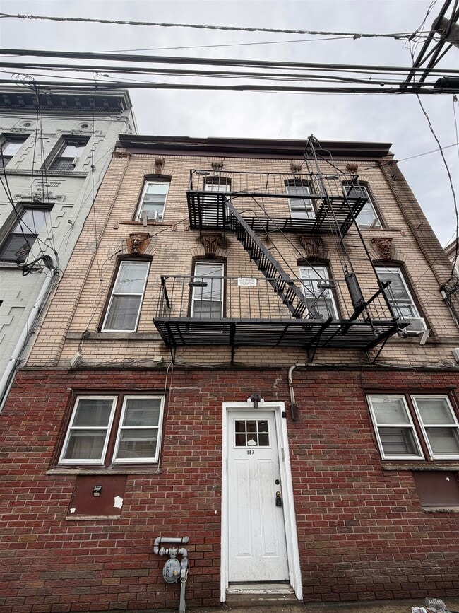 Photo - 187 Beacon Ave