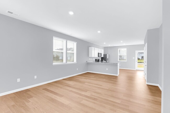 Photo - Stunning NEW Townhouse in Heritage Trace!