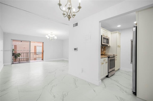 Building Photo - 7105 Miami Lakes Dr Unit N10
