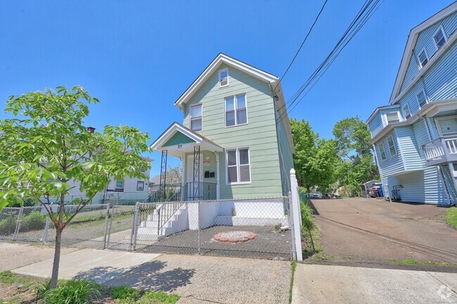 Building Photo - 25 Wolcott St Rental