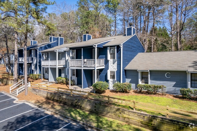 Skylar Pointe Apartments