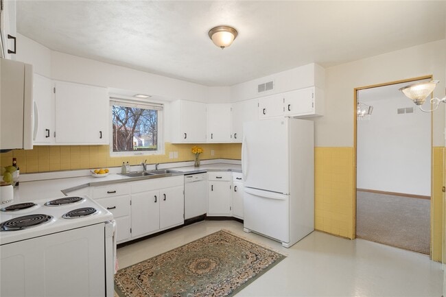 Photo - 17 Valley Dr