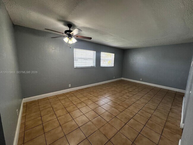 Photo - 4061 N Dixie Hwy Unit 28