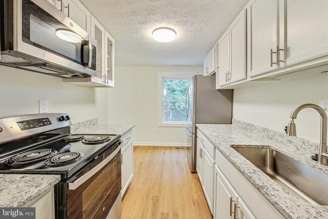Building Photo - 6307 Willow Way Rental