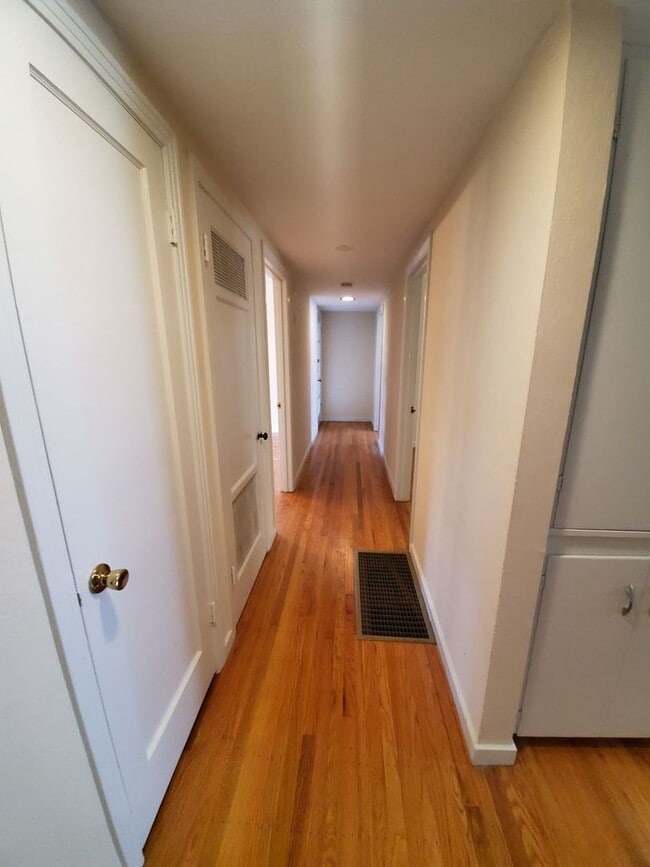 Photo - 1241 Perkins Way