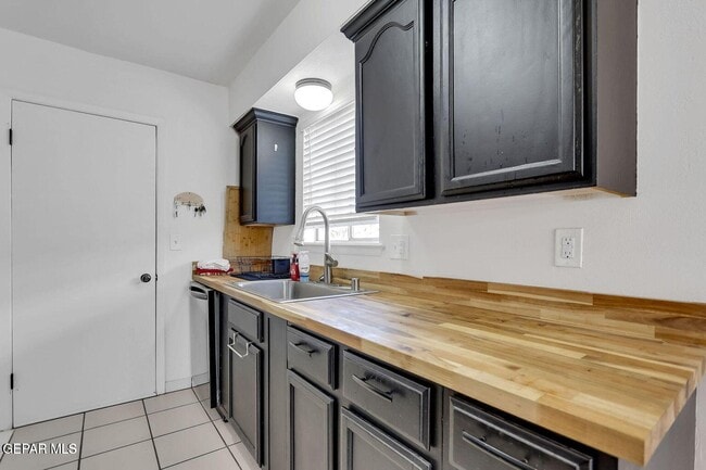 Photo - 2716 Archie Dr