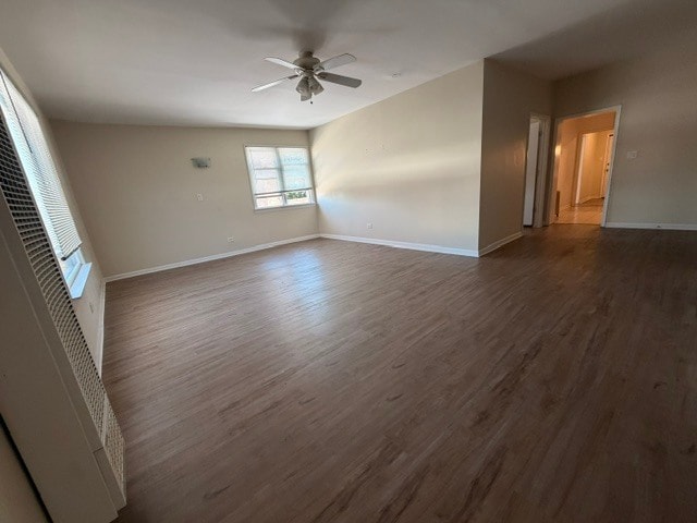Living room - 6697 N Northwest Hwy Unit 2E