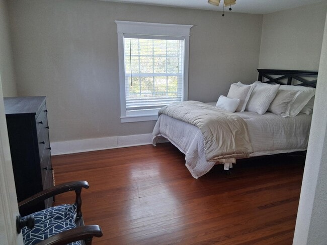Photo - 321 Wisteria Rd