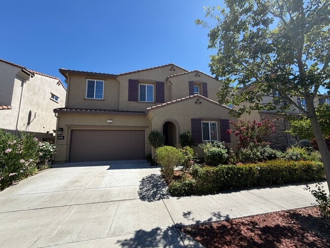 Building Photo - 3 Bedroom | 2.5 Bathroom | Single Family Home