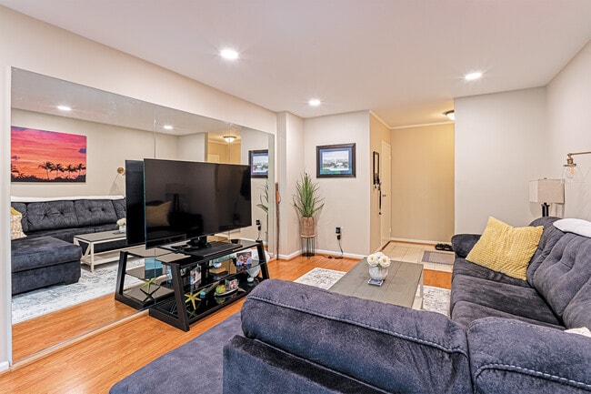 Photo - 2037 Royal Fern Ct Unit 22C