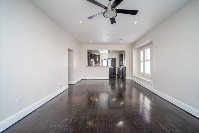 Photo - 312 W 20th St