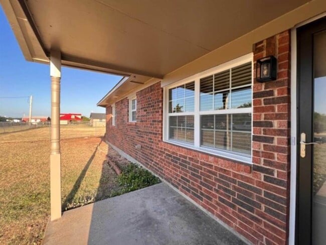 Photo - 908 Geronimo St