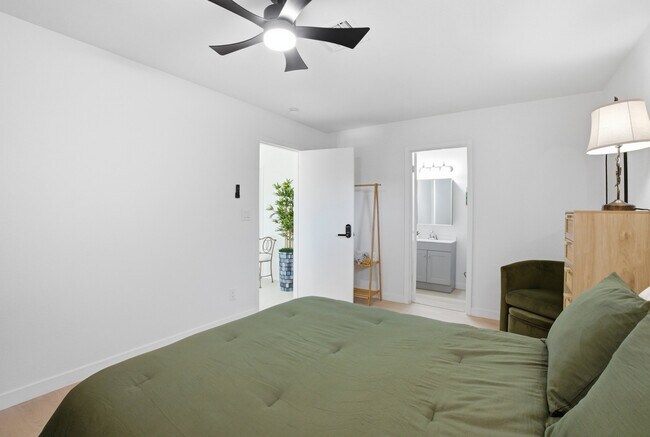 Photo - 313 E Riviera Dr