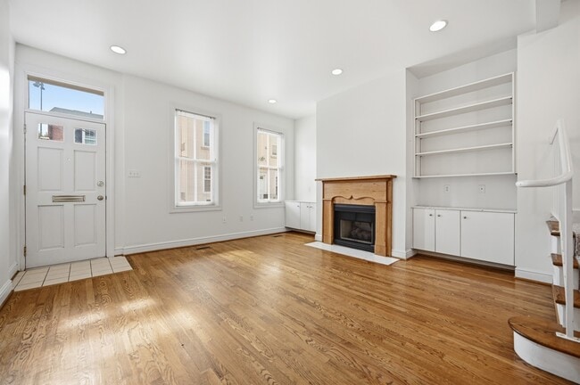 Photo - Franklin West Apartments, Leasing Office