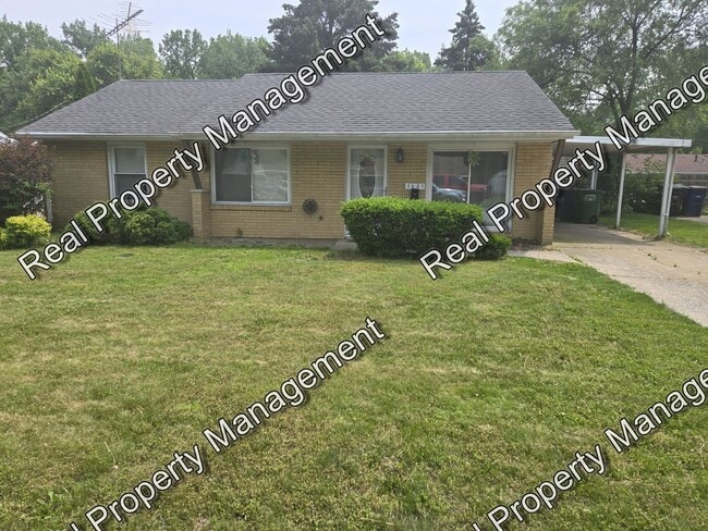 Building Photo - Three Bedroom Ranch Rental