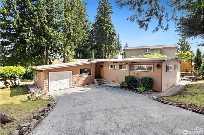 Building Photo - 16912 SE 39th St Rental