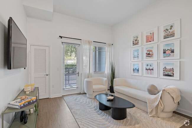 1BR, 1BA - 696SF - Living Room