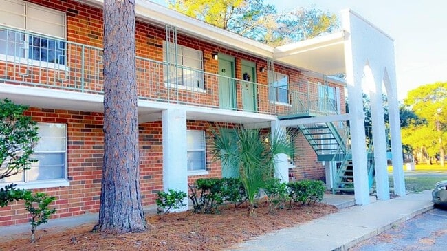 Photo - Pine Ridge Apartments at Shalimar