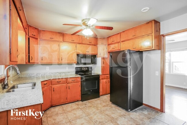 Photo - 1012 Magnolia W