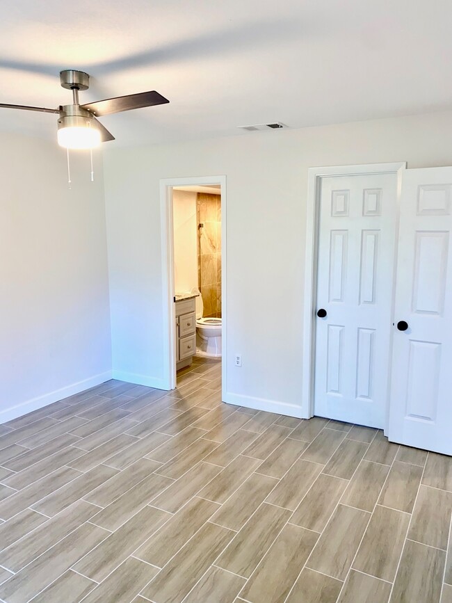 Photo - 5340 Royal Palm Ave Unit 5340