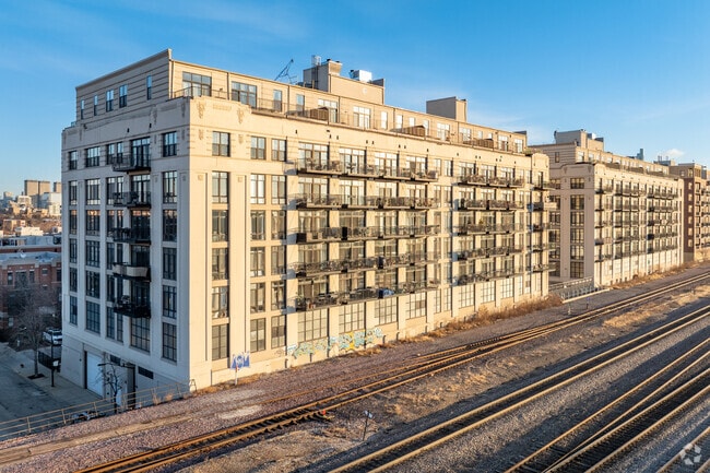 1524-1525 S Sangamon St - University Village Lofts