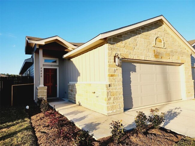 9840 Grosbeak Ln