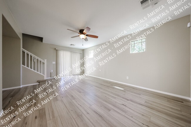 Photo - 2472 E Boston St