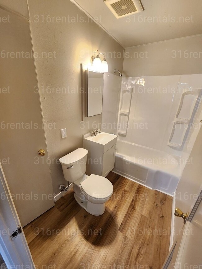 Photo - $975 - 3 bed 1 bath - Single Family Home