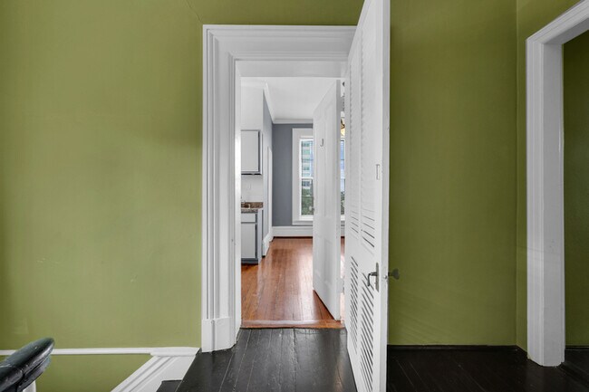 Photo - 112 E Harris St