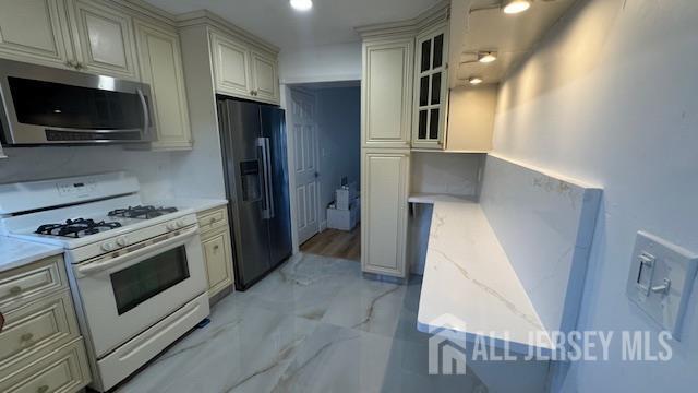 Photo - 405 N Oaks Blvd