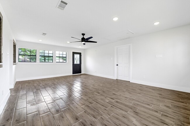 Building Photo - 4606 Pine Meadow Dr Rental