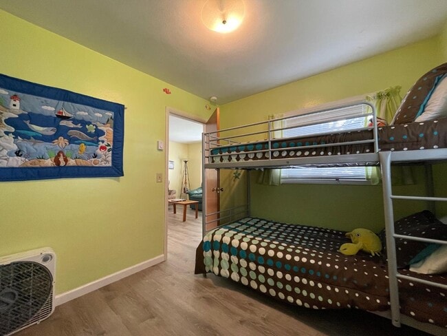 Photo - 106 9th St SE