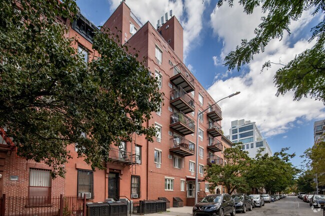 Photo - 567 Warren Street