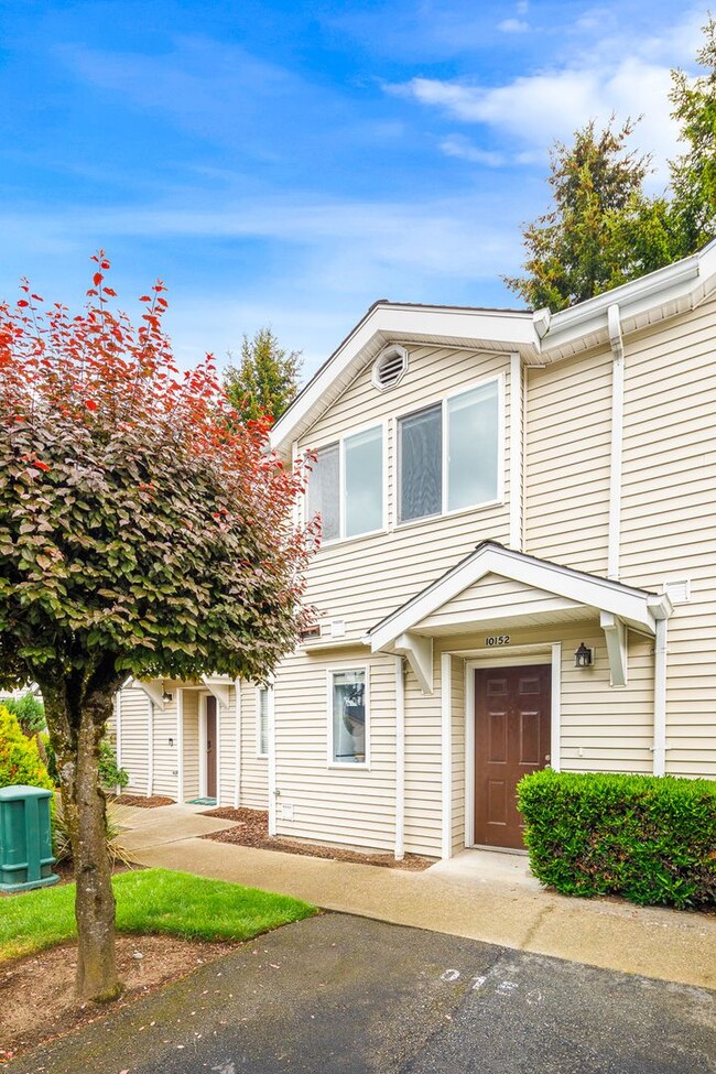 2 Bedroom 2.5 Bath Townhouse Kirkland - 2 Bedroom 2.5 Bath Townhouse Kirkland