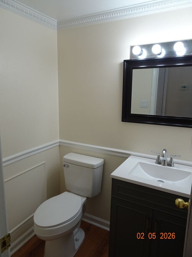 Photo - 3 Bedrooms, 1.5 Bathrooms Townhome in Williamsburg